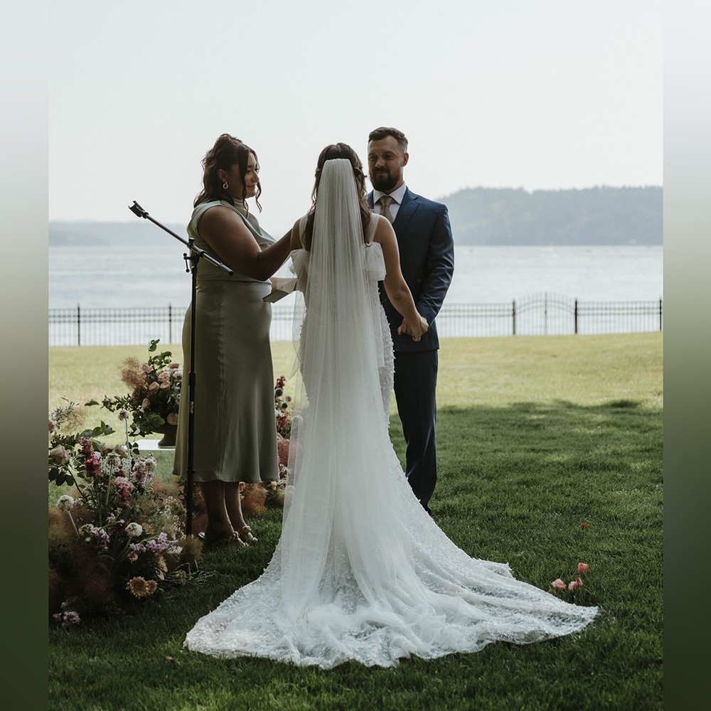 Grace & Goddess Chapel Length (90”) Veil